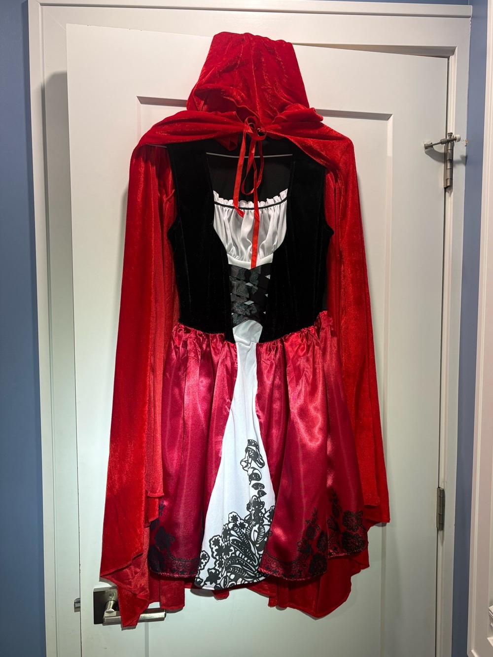 LITTLE RED RIDING HOOD | Halloween Costume | Women’s Size M - Picture 3 of 17